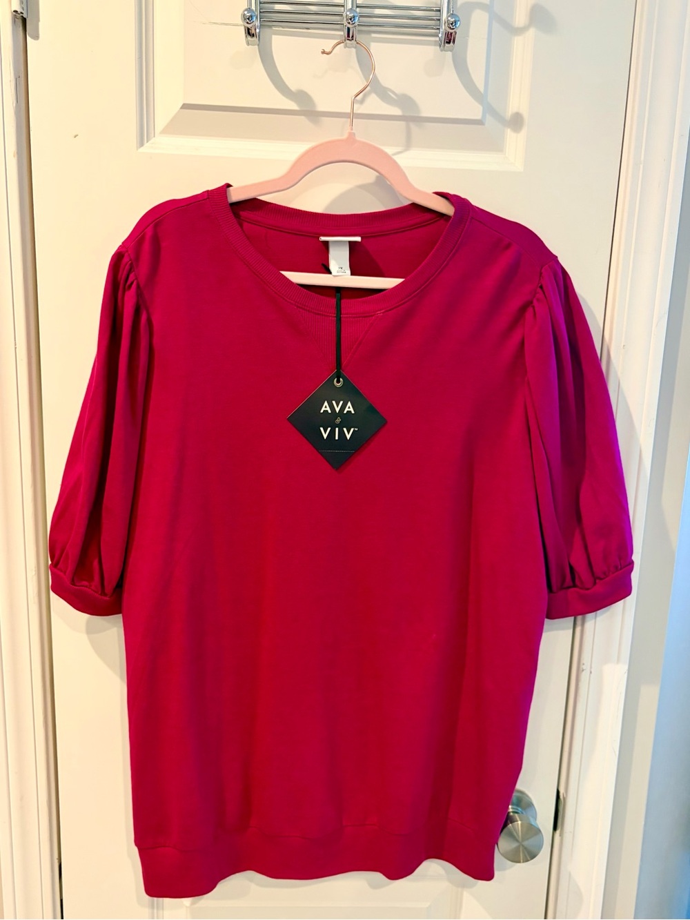 NWT Ava & Viv Women's Fuchsia Puff Sleeve Top